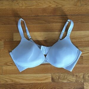 Jessica Simpson Comfort Molded Microfiber Smoothing Bra No underwire